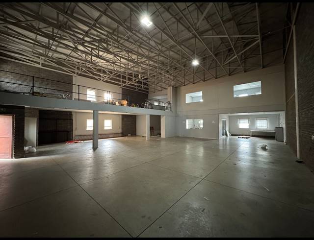 449M² WAREHOUSE TO LET IN STORMILL